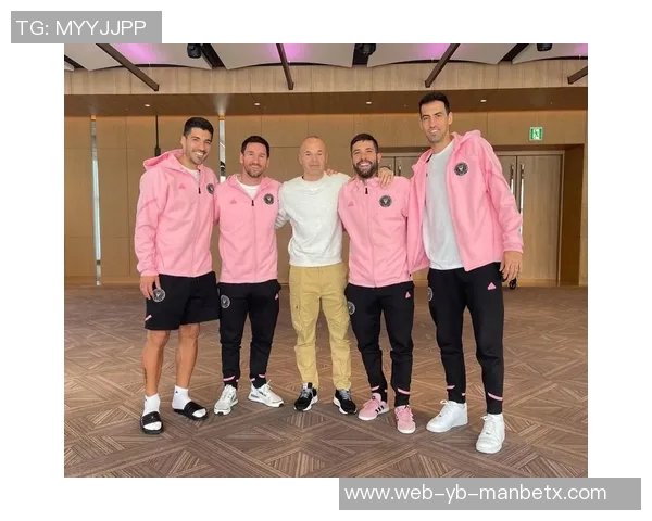 老队友重聚特狮与伊涅斯塔亲密合影温馨互动令人感动