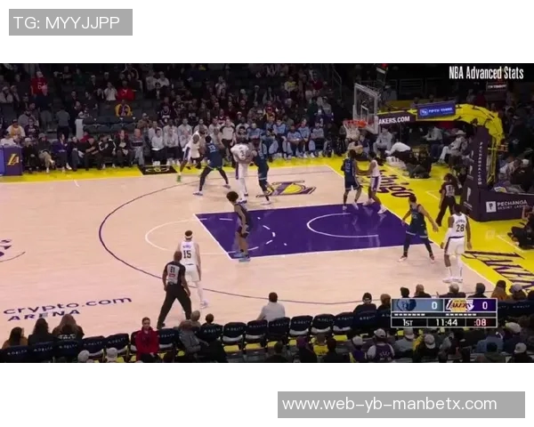 三球短暂出战15分钟高效表现三分球命中率50贡献11分2篮板3助攻